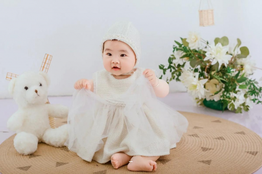凉山宝宝几个月抬头